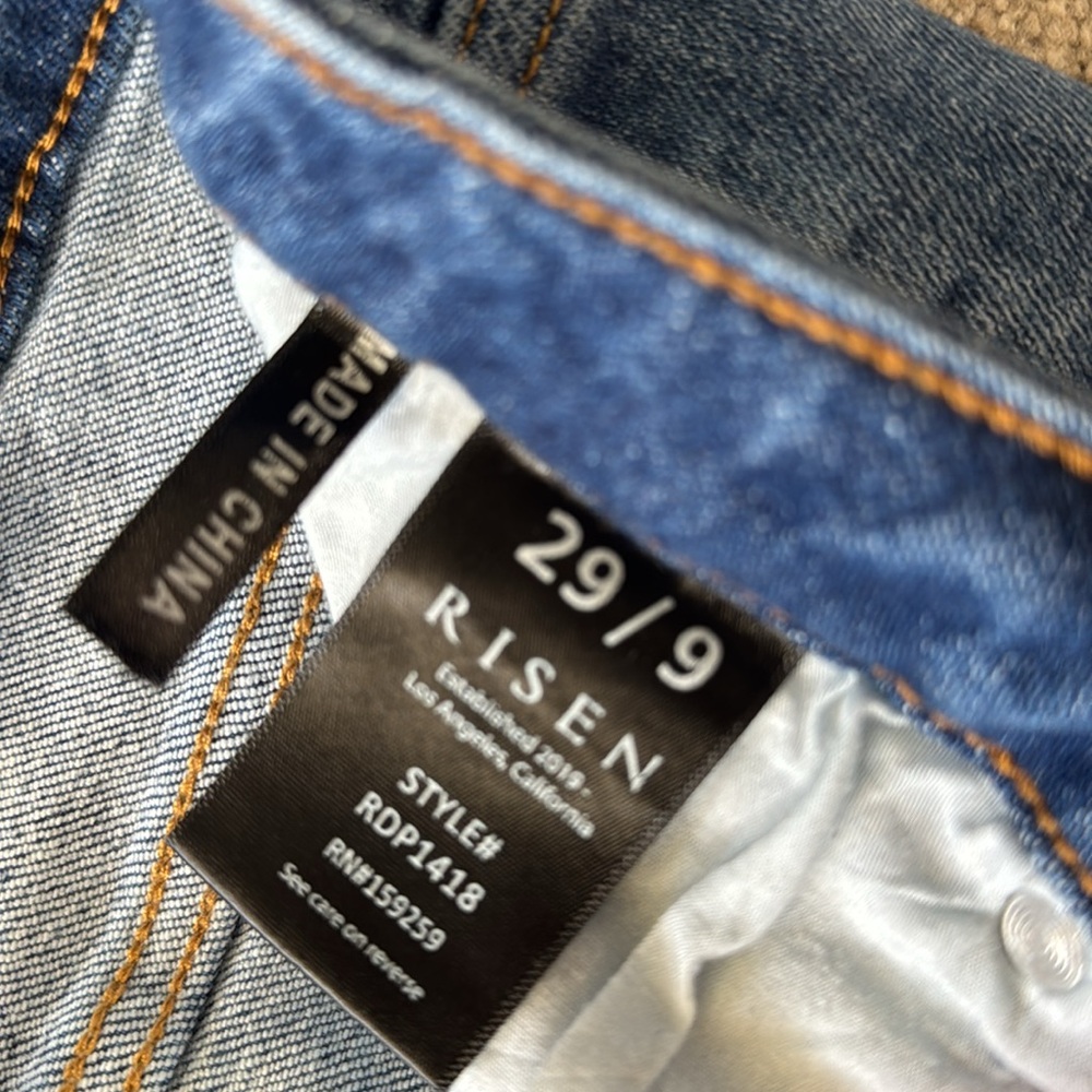 Risen distressed Jean
Size 29 - Picture 2 of 4
